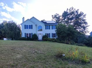 17 Colonial Dr, Clinton, MA 01510