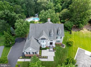 37 Foxcroft Way, Mount Laurel, NJ 08054