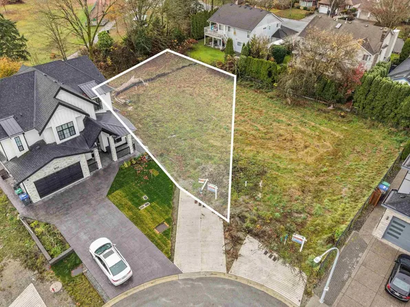 18922 62nd Ave, Surrey, BC V3S 8K7