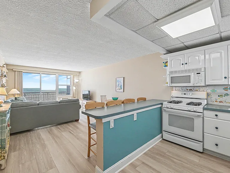 9400 Atlantic Ave #305 — Photo 6