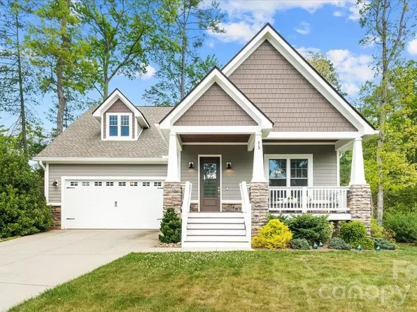 16 Quail Hollow Dr, Arden, NC 28704
