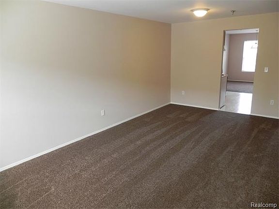 4th image of 23320 Grayson Dr #1