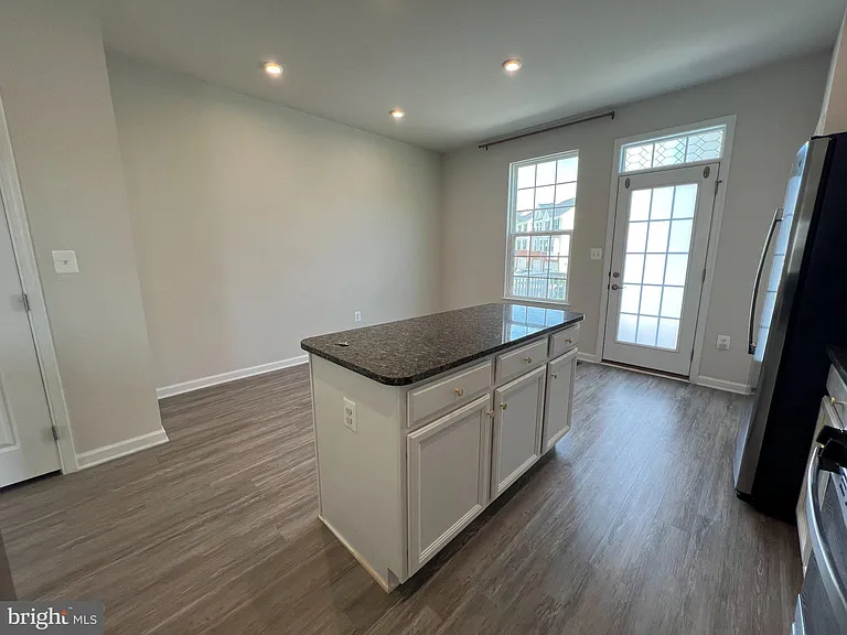 526 River Rd — Photo 23