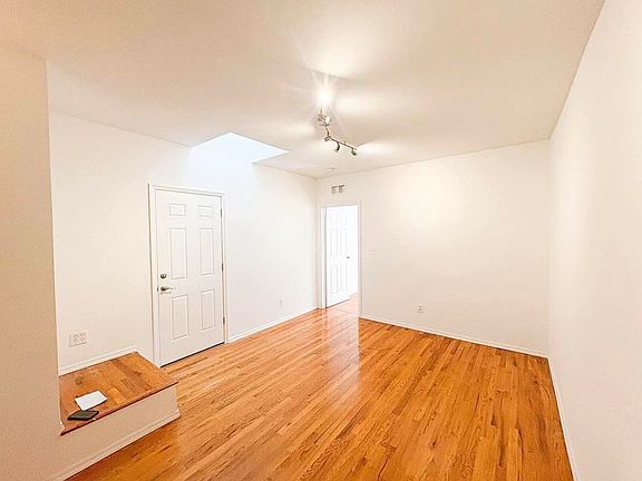 3rd image of 119 Huron St APT 3R