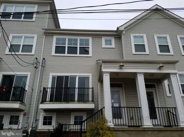 210 Juniper St, Burlington, NJ 08016