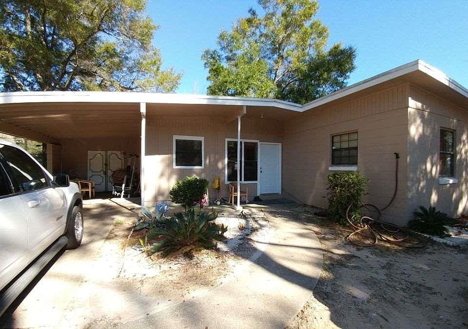 1st image of 714 Roanne Ln