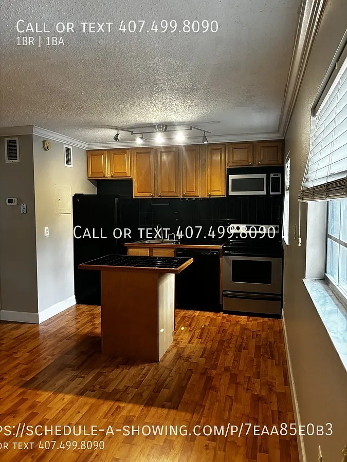 Building Photo - 2423 E Central Blvd #4