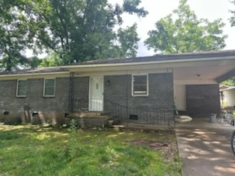 156 W Ozarka St — Photo 1