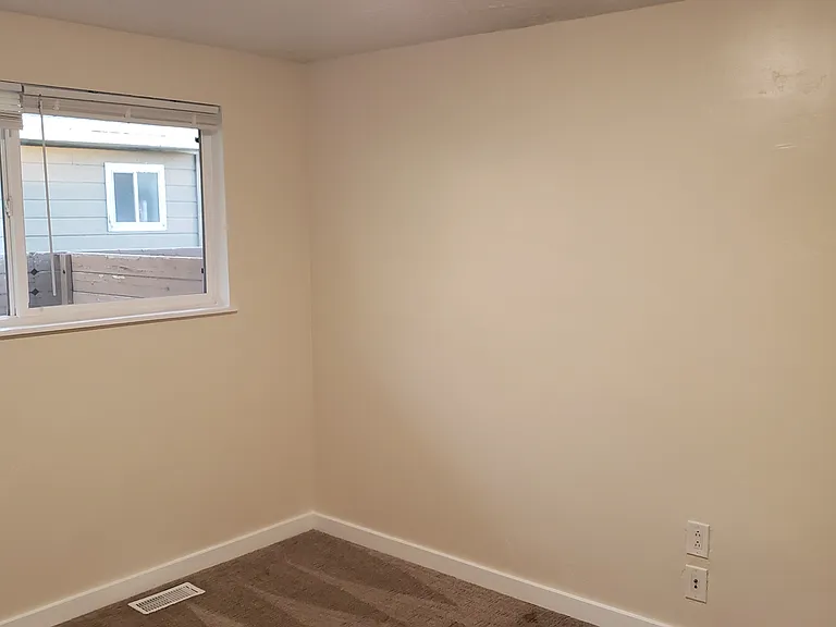 560 N 900 W #B — Photo 9