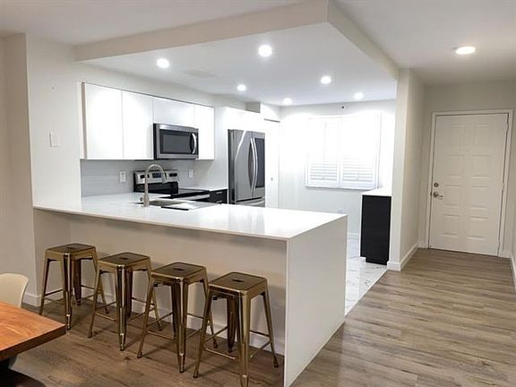2nd image of 2240 N Cypress Bend Dr #20C
