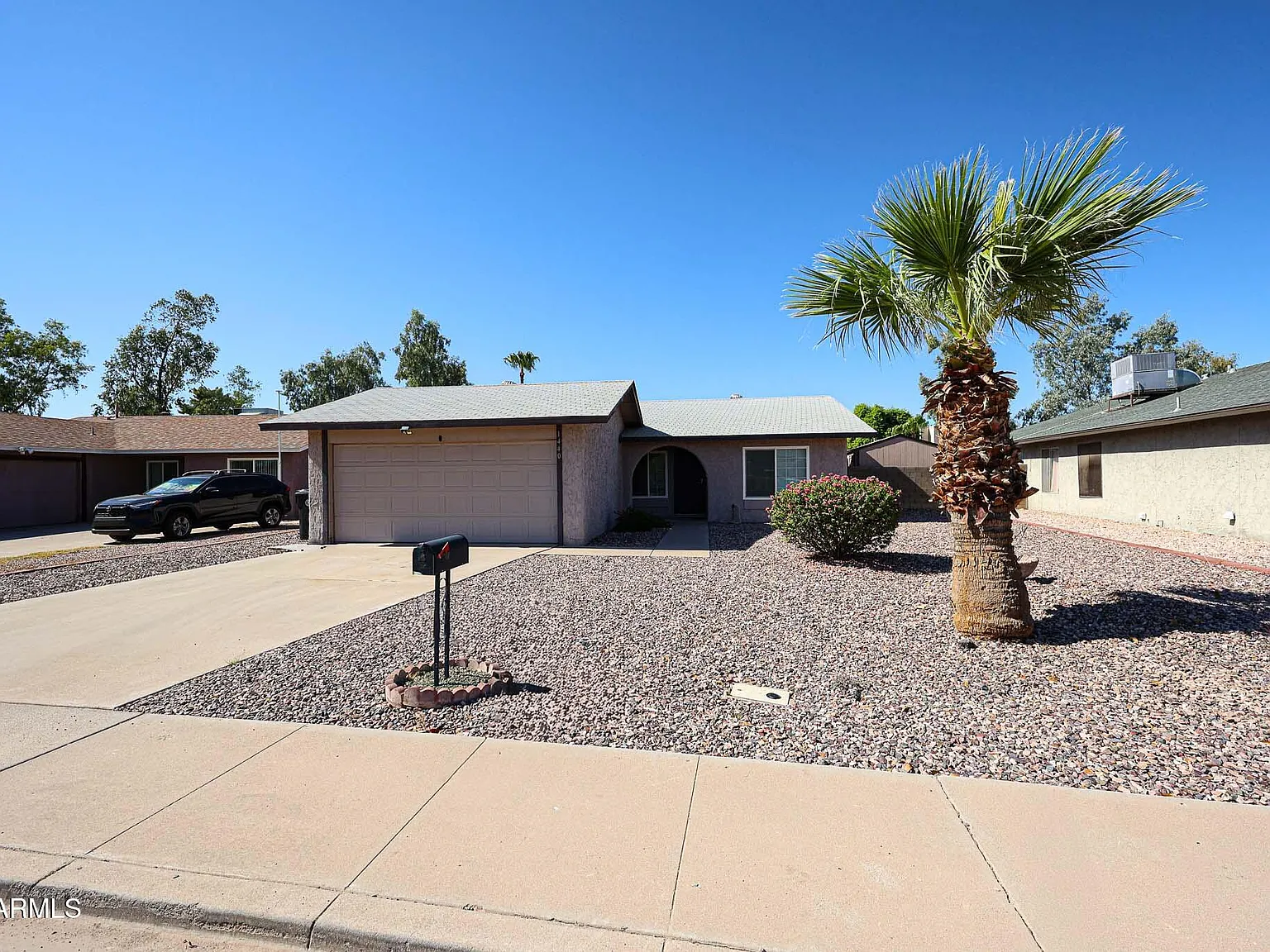 3 bed, 2.0 bath, 1105 sqft, $1,795 — Photo 3
