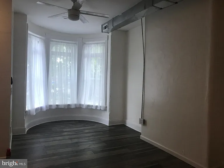 830 7th St NE — Photo 5