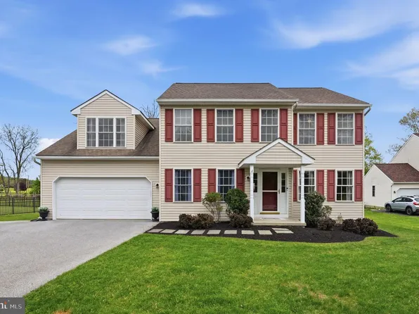 106 Stonebridge Ln, Downingtown, PA 19335