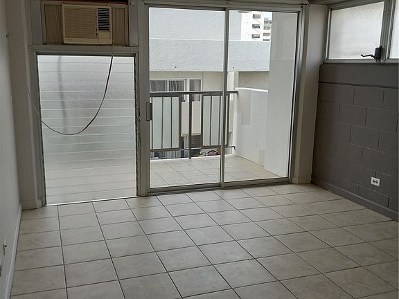 3rd image of 2465 Kuhio Ave #1206