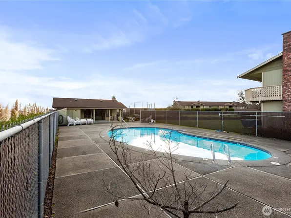 3400 Narrows View Lane NE #104, Bremerton, WA 98310