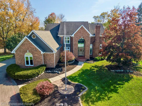 22309 Carlisle Ct, Novi, MI 48374