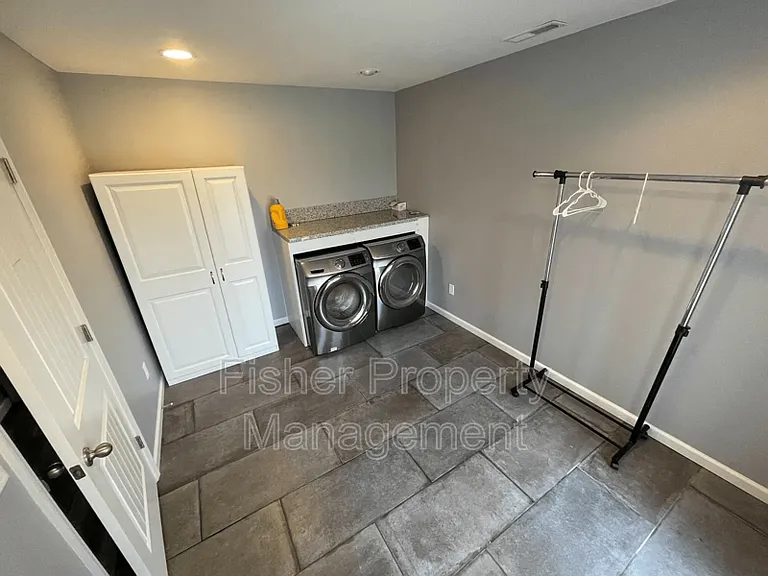 1500 Rustling Cedar Ln — Photo 19