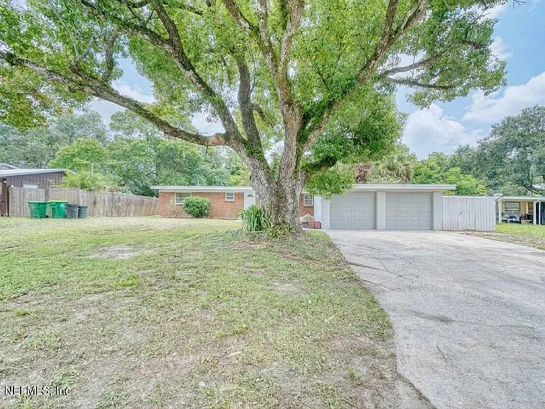 2517 Palm Ave — Photo 3