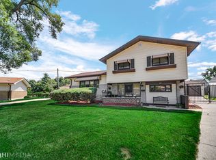 210 Leonard St, Chicago Heights, IL 60411