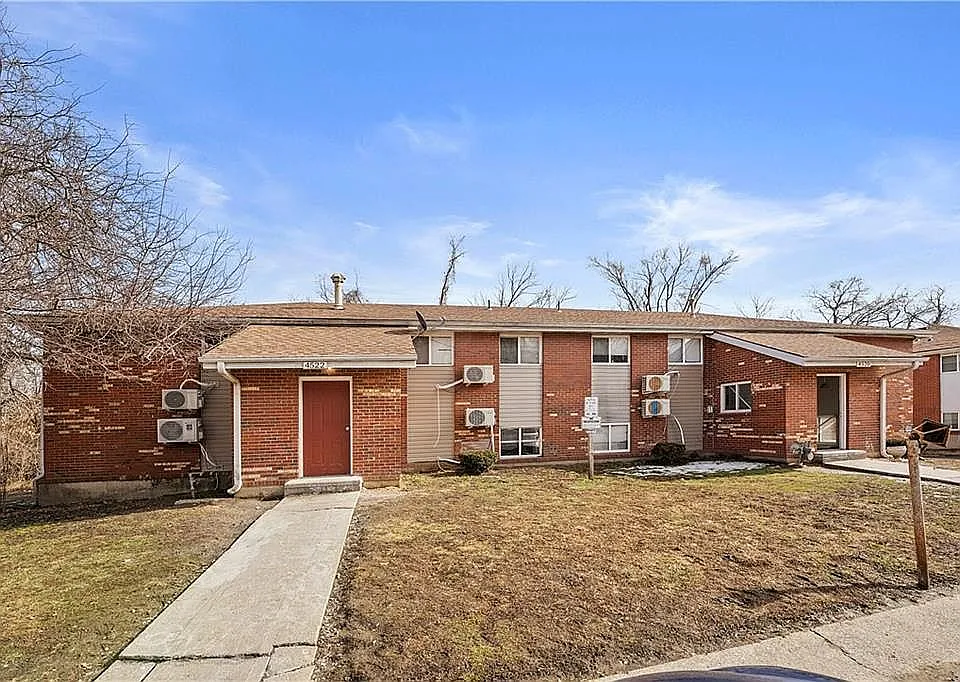 4520 NW Brencrest Dr #4