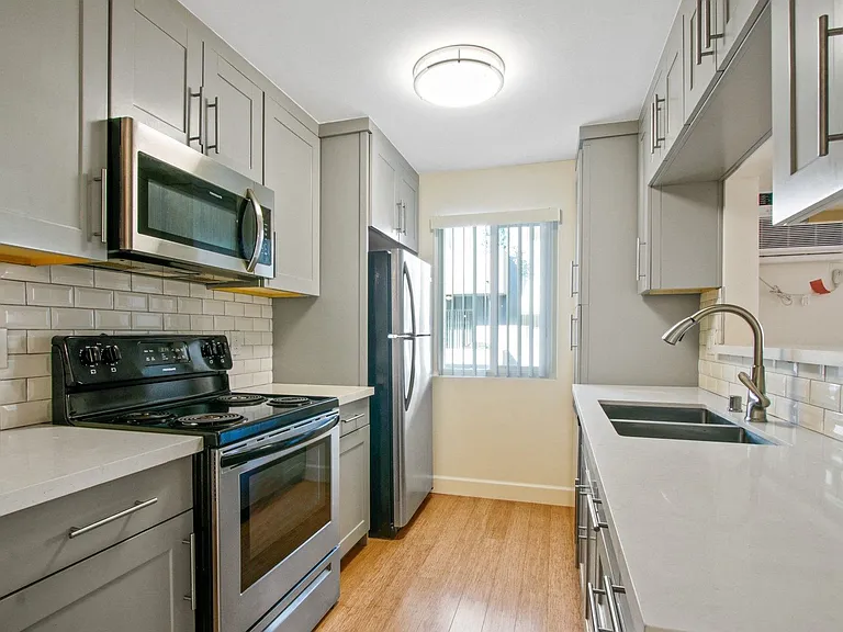 9600 Lucerne Ave — Photo 4