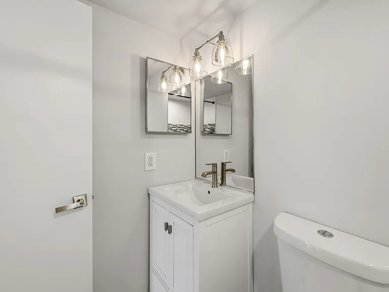 208 Victor Pkwy #A — Photo 14
