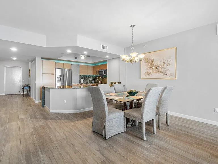 2640 Lake Shore Dr #711 — Photo 15