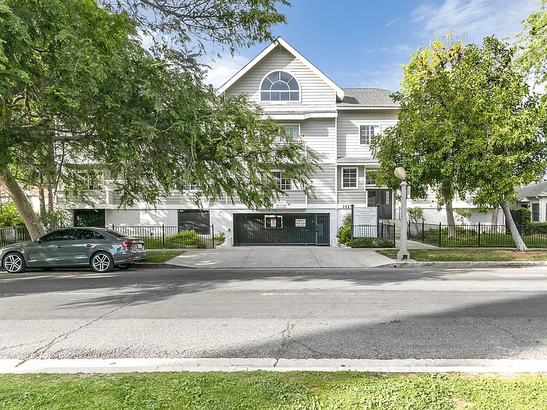 14455 Dickens St — Photo 22