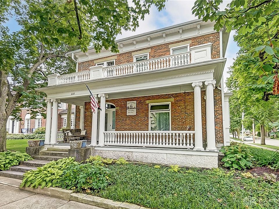 1st image of 222 W Franklin St