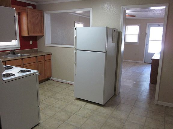 4th image of 1301 S Baird St