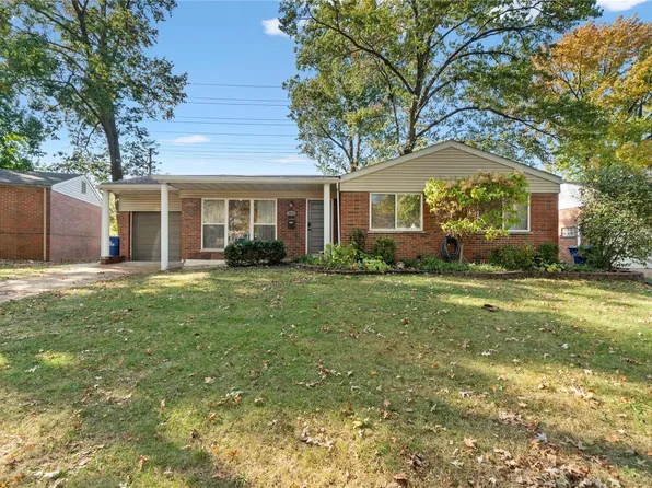 8662 Spoon Dr, Saint Louis, MO 63132
