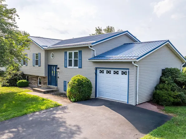 219 Lamplight Ln, Lewisburg, PA 17837