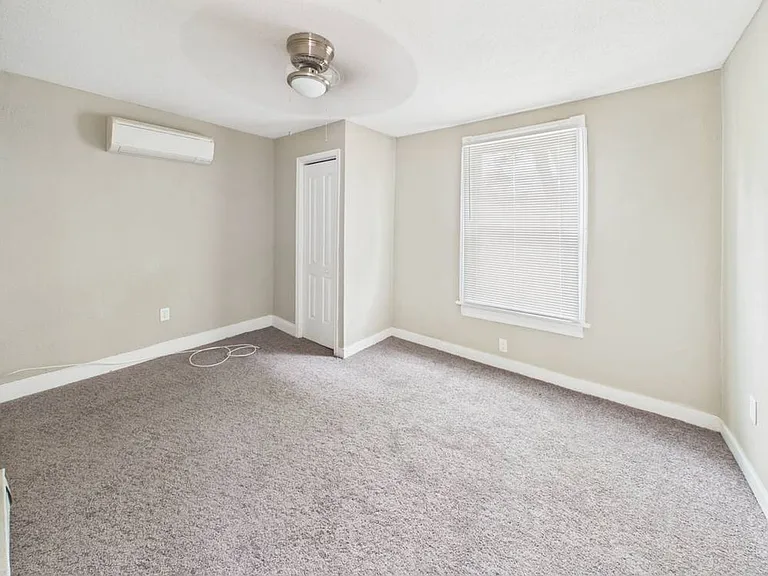 207 Wellford St — Photo 12