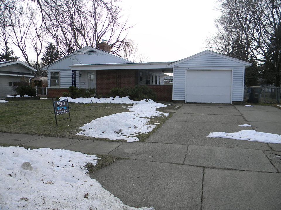 1st image of 321 Connecticut Dr