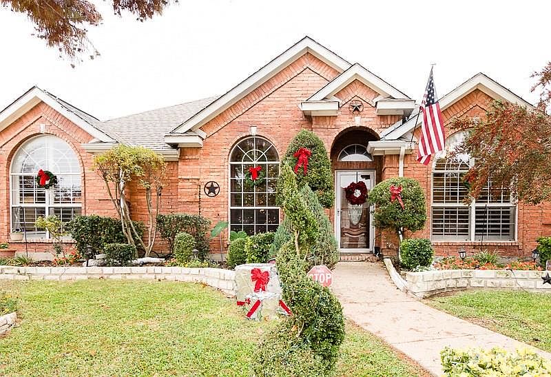 1st image of 2713 Meadow Glen Dr