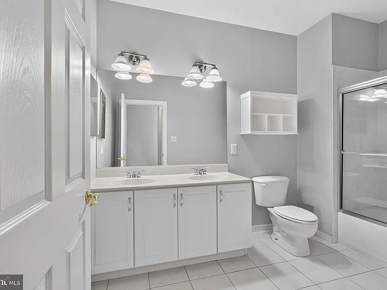 16 Oak Leaf Ln — Photo 51