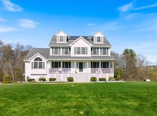 26 Lisa Ln, Haverhill, MA 01835