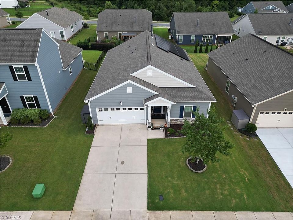 1st image of 179 Willow Valley Dr