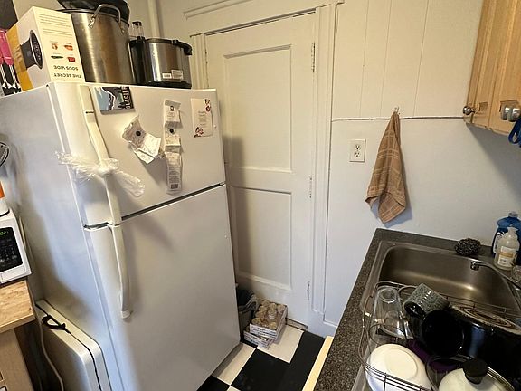 2nd image of 99 Hancock St #7B