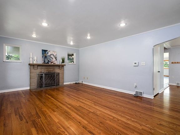 2nd image of 9463 Viewcrest Dr