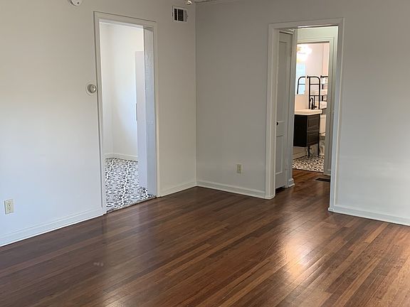 5th image of 100 Maple Blvd