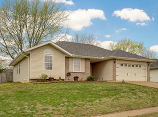 1689 S Eastland St, Springfield, MO 65802