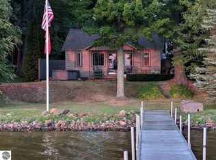 709 E Lake Mitchell Dr, Cadillac, MI 49601