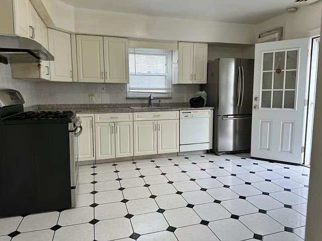 2nd image of 28-26 160th St