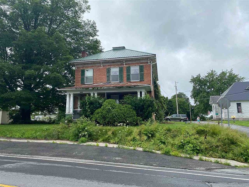 1st image of 5 Lincoln Dr