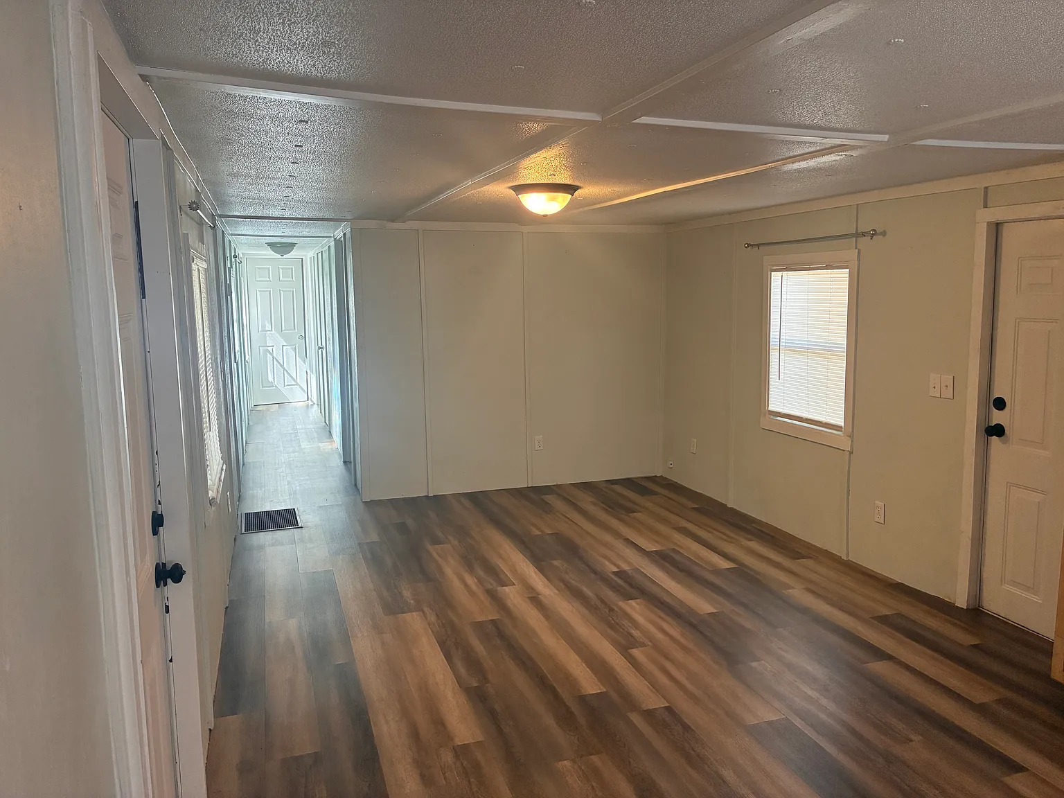 2 bed, 672 sqft, $1,200 — Photo 2