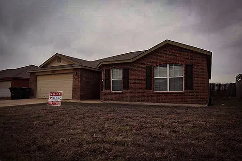 5208 Bridle Dr Photo 1