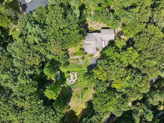 3rd image of 850 Richville Road