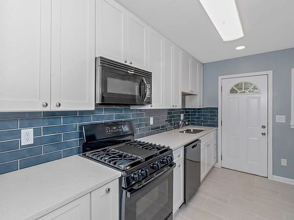 2nd image of 2019 Knight Ct SE