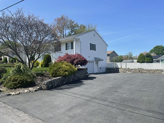2nd image of 5 Pine Crest Dr